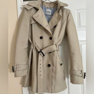 Zara khaki beige trench coat short with zipper hood US size Medium EUR M